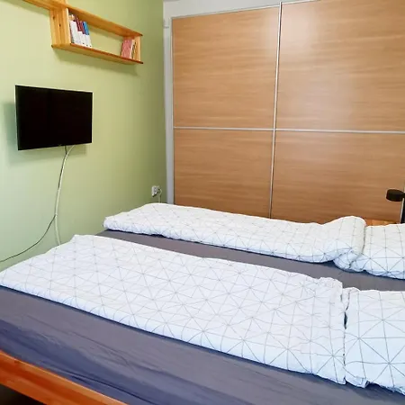 982 - Balatonőszödi Hullám üdülőparkban Emeleti Vízparti Kiadó