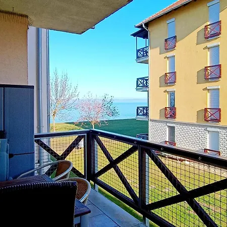 982 - Balatonőszödi Hullám üdülőparkban Emeleti Vízparti Kiadó Apartman *